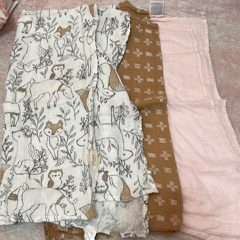 Woodland Animal Print Baby Swaddle Set